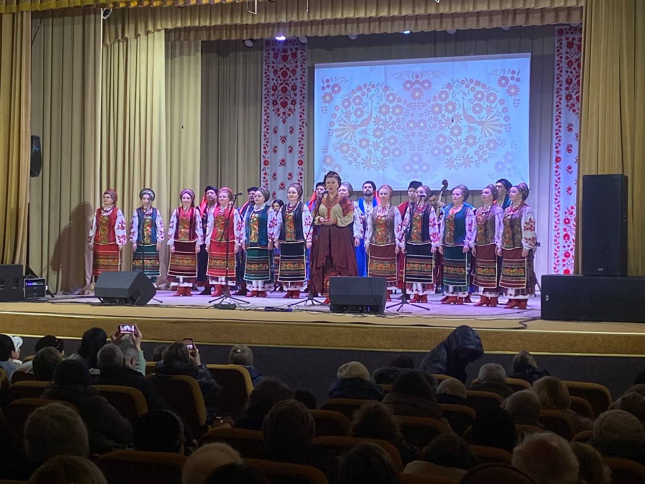 Пісенно-танцювальний ансамбль «Полтава» взяв участь у благодійній творчій зустрічі з нагоди 85-річчя від дня народження лубенського композитора-пісняра Олександра Житинського
