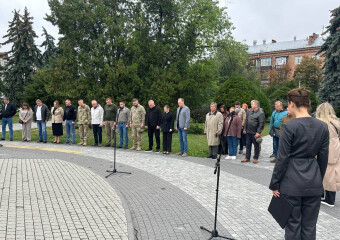 У Полтаві відкрили пам'ятну дошку 152-ї окремої єгерської бригади імені Симона Петлюри