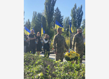 На Алеї Героїв ушанували пам'ять захисників, які загинули за незалежність, суверенітет і територіальну цілісність України