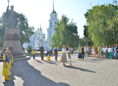 Артисти обласної філармонії взяли участь в урочистостях на площі біля пам’ятника Іванові Мазепі