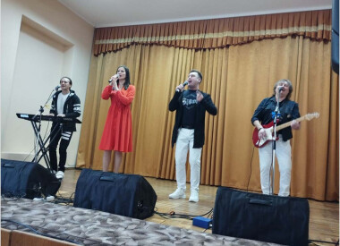 Пісенний дарунок для ВПО та працівників і вихованців Полтавського ліцею імені А.С. Макаренко