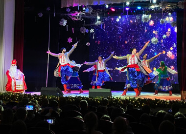 У філармонії зустріли Святого Миколая
