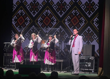 Тріо бандуристок «Вишиванка», концертний ансамбль «Чураївна» та солісти презентували програму «Мелодії осені»