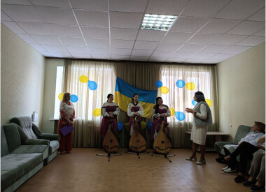 Артистки філармонії виступили для захисників, які проходять реабілітацію в Полтаві