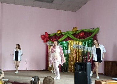 Успішно фінішує літній сезон концертів для вихованців пришкільних таборів