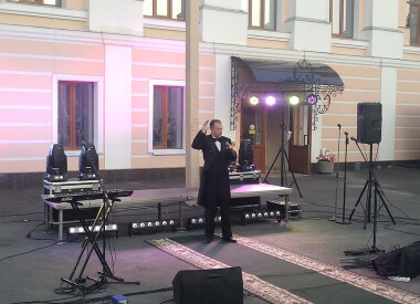 Перфоменс «Галерея на паркані. Мистецькі світлини»