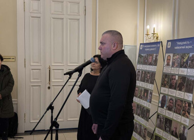 Їхні очі – наш біль: у філармонії відкрили виставку полонених та зниклих безвісти воїнів