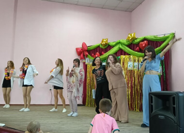Успішно фінішує літній сезон концертів для вихованців пришкільних таборів