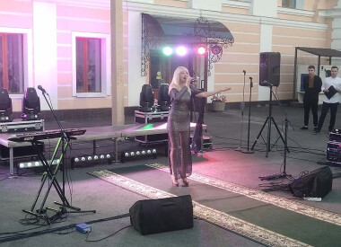 Перфоменс «Галерея на паркані. Мистецькі світлини»