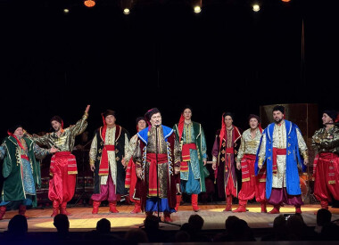 Козацька стихія: пісенно-танцювальний ансамбль «Полтава» представив програму напередодні Дня захисників і захисниць України