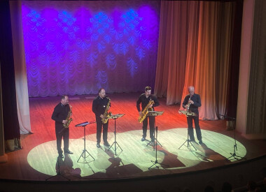 Київський квартет саксофоністів виступив у філармонії з програмою «Saxomania»