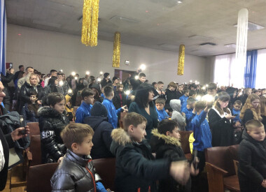 «Краяни» привітали з різдвяно-новорічними Семенівську громаду