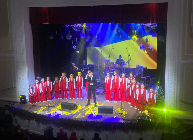 На сцені філармонії відбулася концертна програма учасників проєкту «Майстри і молодь»