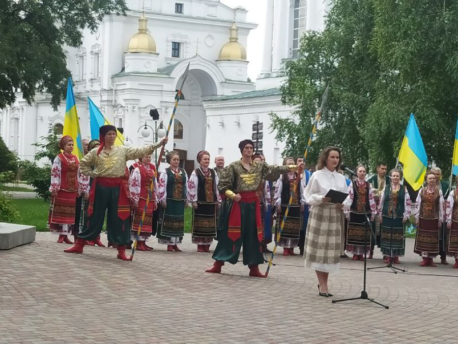Артисти Полтавської обласної філармонії взяли участь у відзначенні 28-ї річниці ухвалення Конституції України