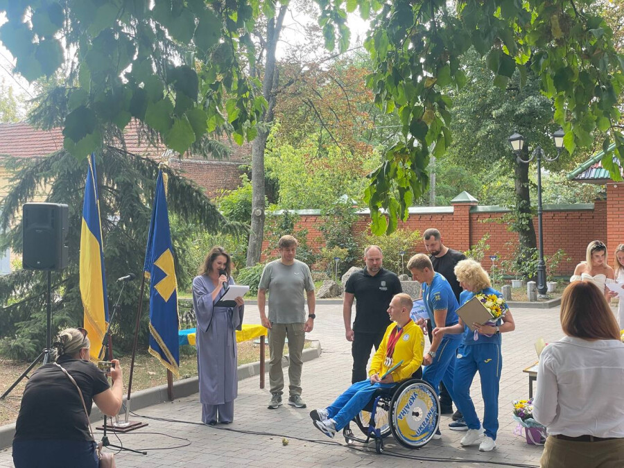 Нагородження паралімпійців та фахівців галузі фізичної культури і спорту