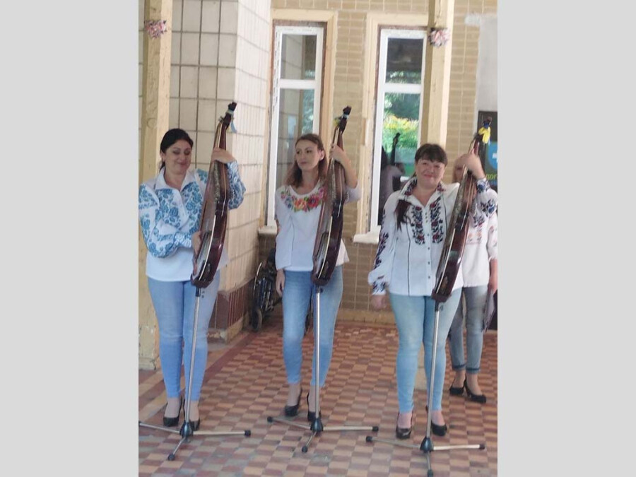 З вірою в Перемогу (тріо бандуристів "Вишиванка")