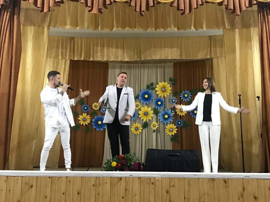 Святковий вечір у будиноку культури (с. Нехвороща)