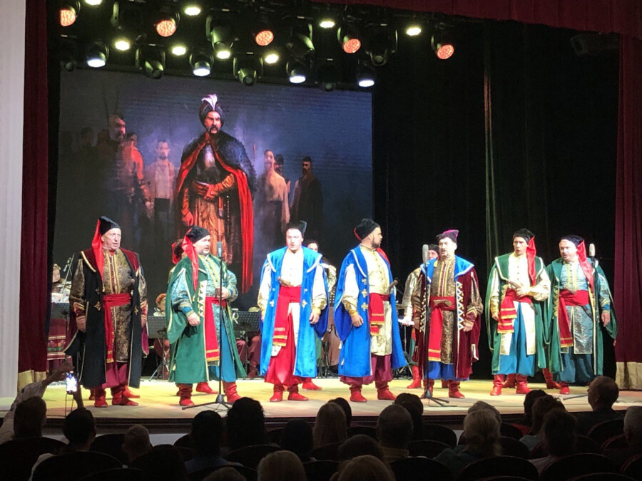 «Козацькими шляхами»: лицарська звитяга у вокально-хореографічних композиціях