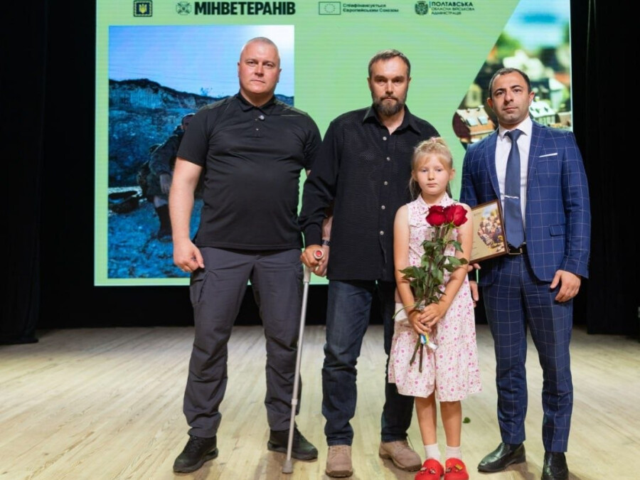 У Полтавській обласній філармонії ветеранам вручили сертифікати на житло